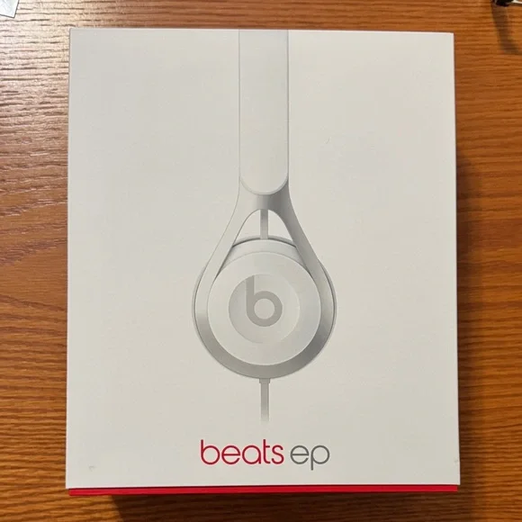 🆕Beats by Dre EP On-Ear Headphones - White - Picture 1 of 4